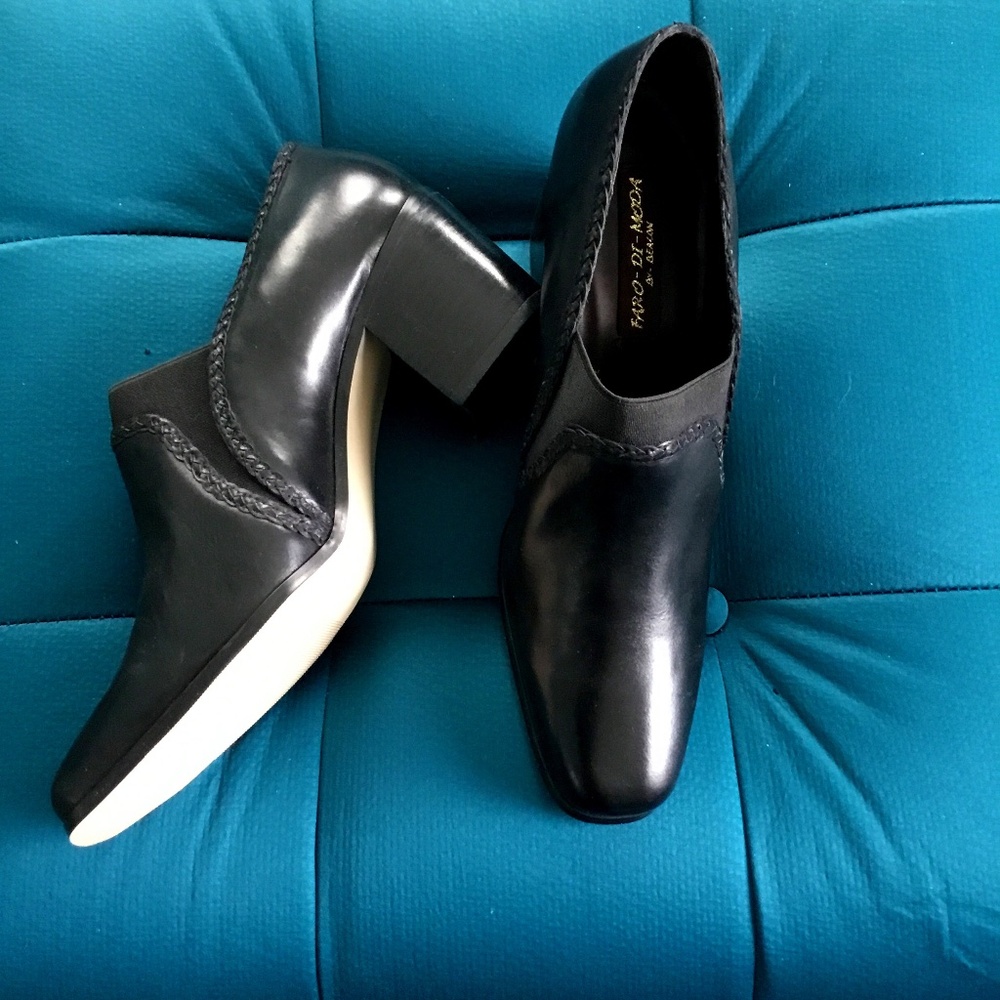 Beacon Reflections- Black Leather Shoe - Braided Trim- Chunky 2 1/2” Heel